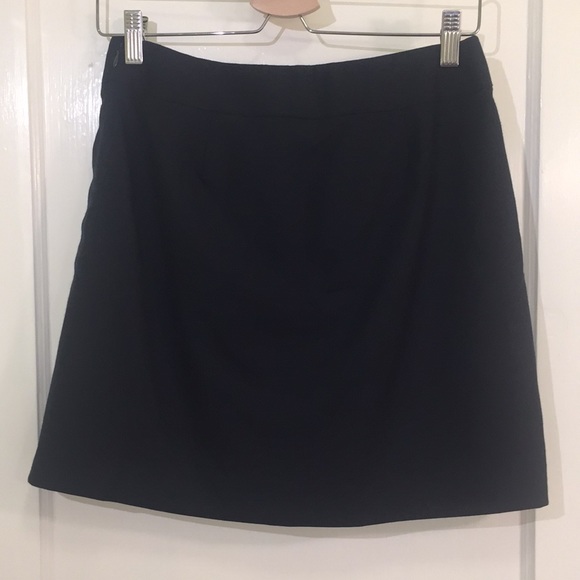 Size 2 Gap Navy Pleated Skirt with Bow, lined. - Picture 3 of 4